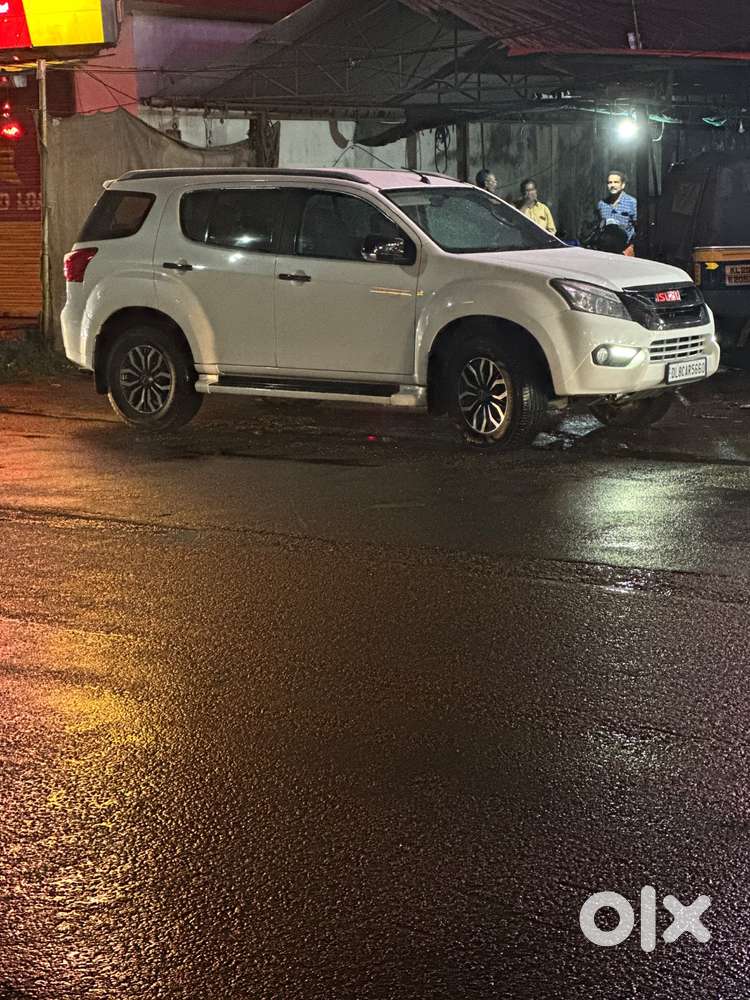 Isuzu Mux Diesel Automatic 4 Wheel Drive  Full Option For Sale