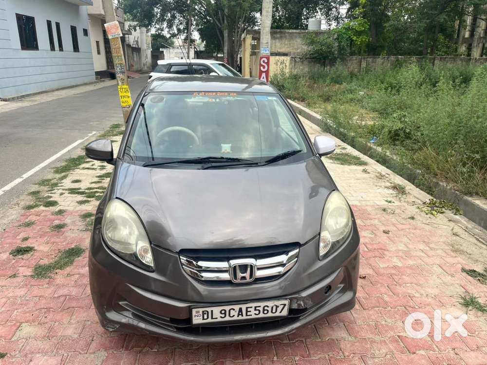 Honda Amaze 2015 Petrol Well Maintained