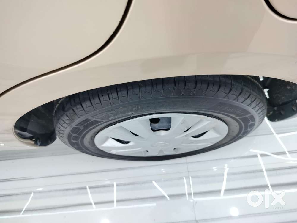 Maruti Suzuki Swift Dzire 1.2 Vxi Bsiv, 2015, Petrol