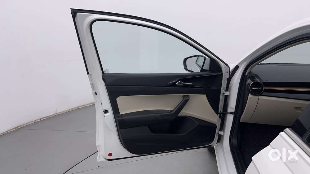 Skoda Slavia Style 1.5l Tsi Dsg, 2023, Petrol