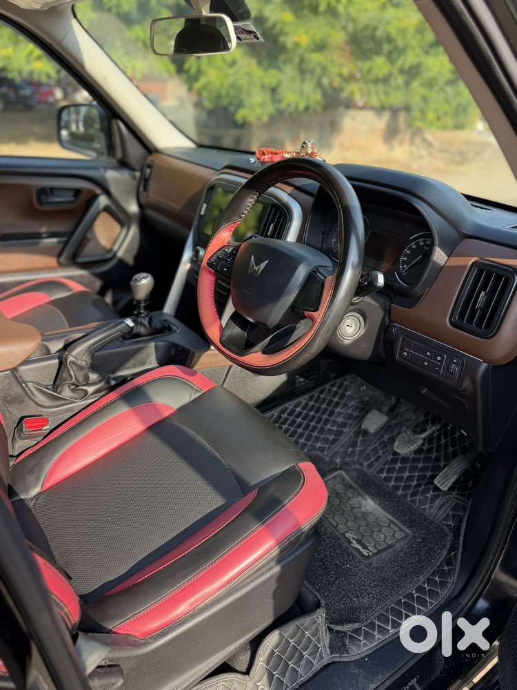 Mahindra Scorpio N Z2 Petrol Mt 7 Str, 2023, Petrol
