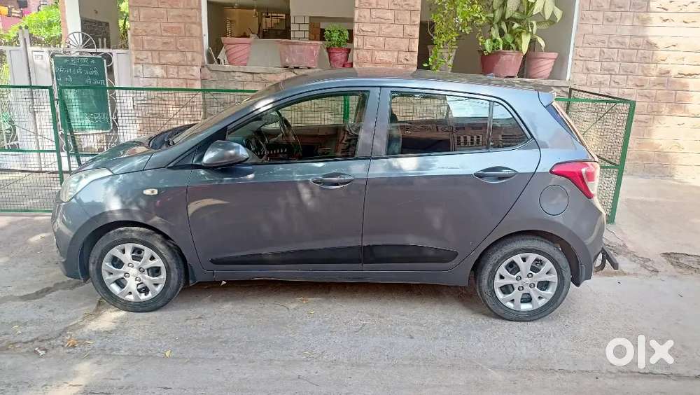 Hyundai Grand I10 2015 Petrol Government Servent Use Car