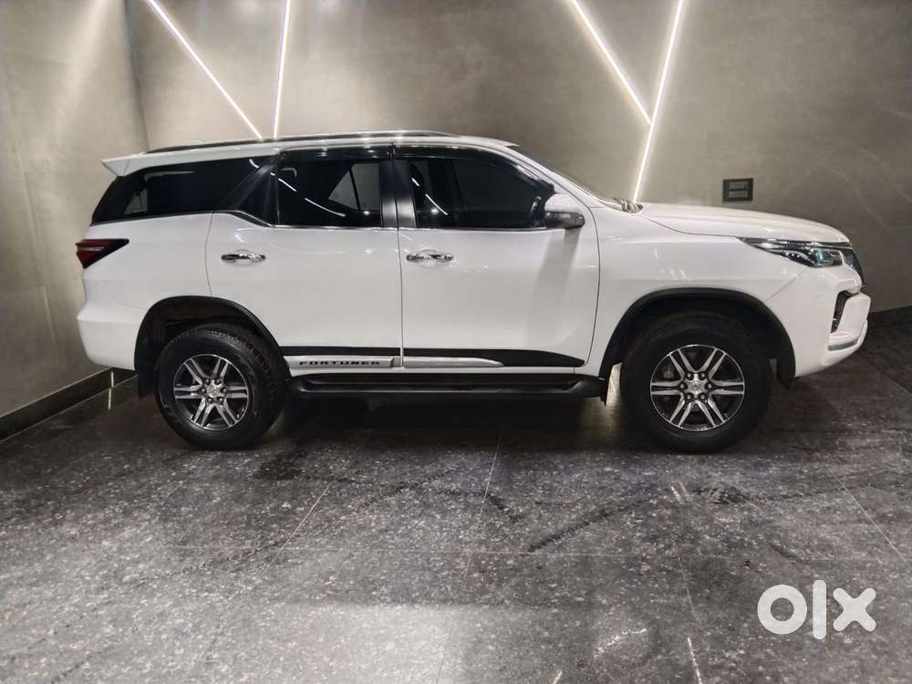 Toyota Fortuner 4x2 At 2.7 Petrol, 2025, Petrol