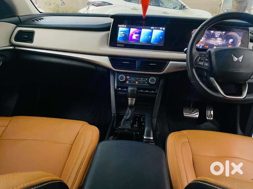 Mahindra Xuv700 2.2 Ax 5 Diesel At 7 Str, 2023, Diesel