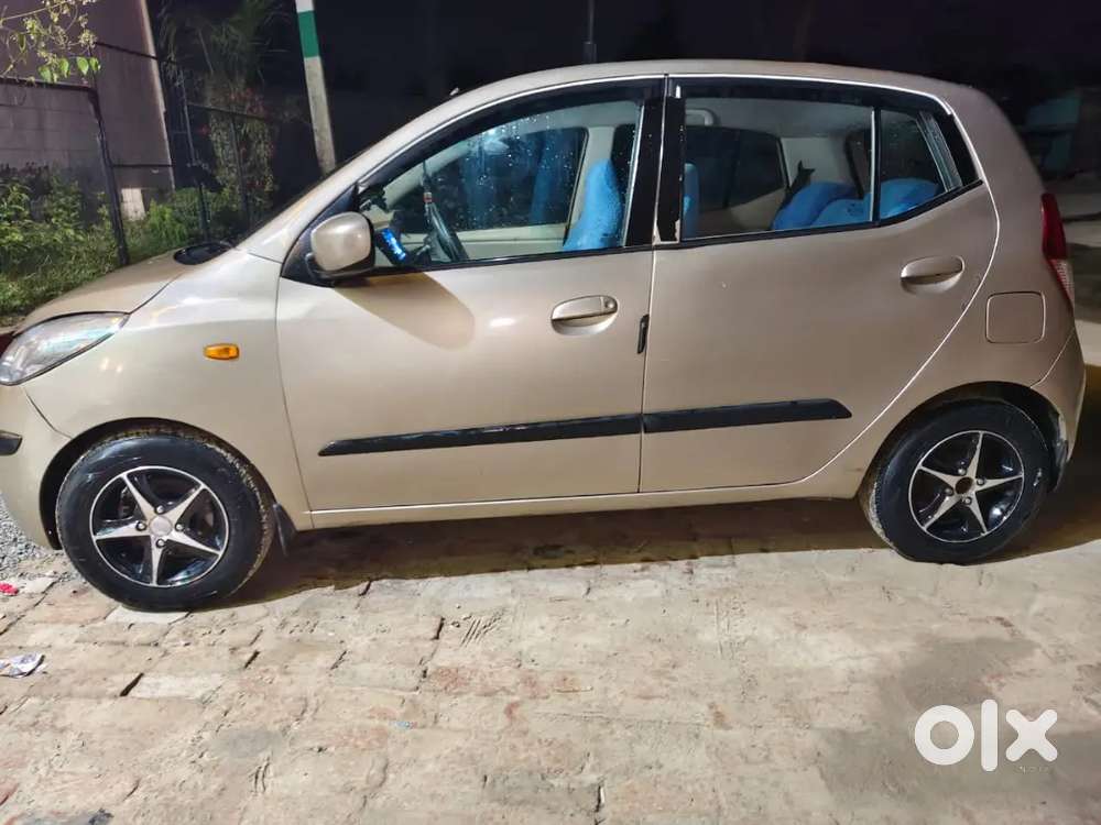 Well Maintained, Family Driven Car