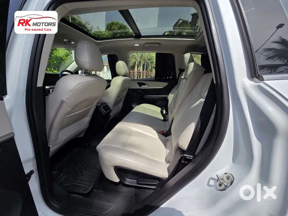Mahindra Xuv700 2.2 Ax 7 Diesel At Luxury Pack Str Awd, 2023, Diesel