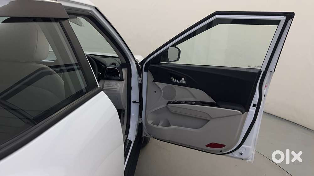 Mahindra Xuv300 W8 Option, 2024, Petrol