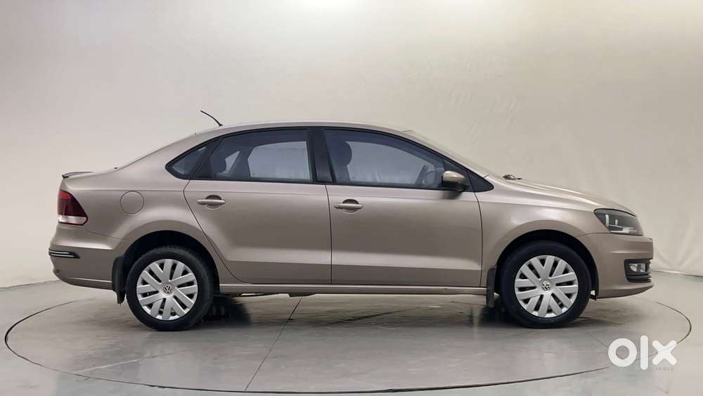 Volkswagen Vento 1.6 Highline, 2016, Petrol