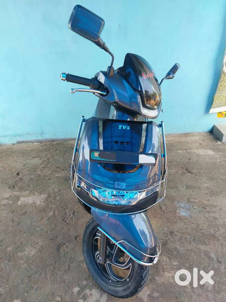 TVS iQube s 2023 Scooter excellent condition new seal tyre