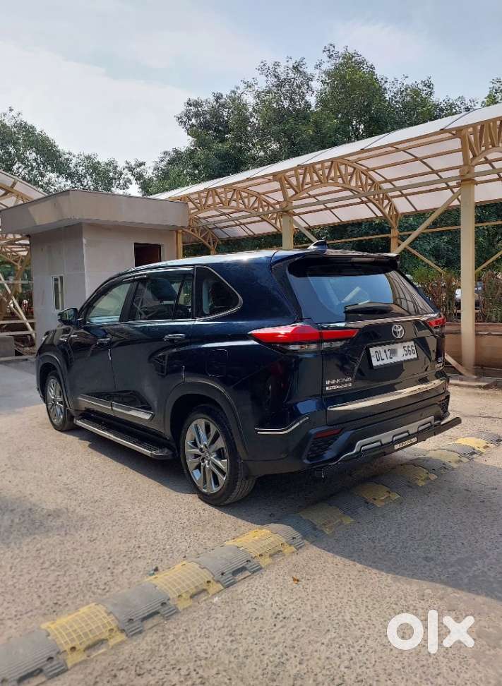 Toyota Innova Hycross 2.0 Zx (o) Hybrid 7 Str, 2025, Petrol