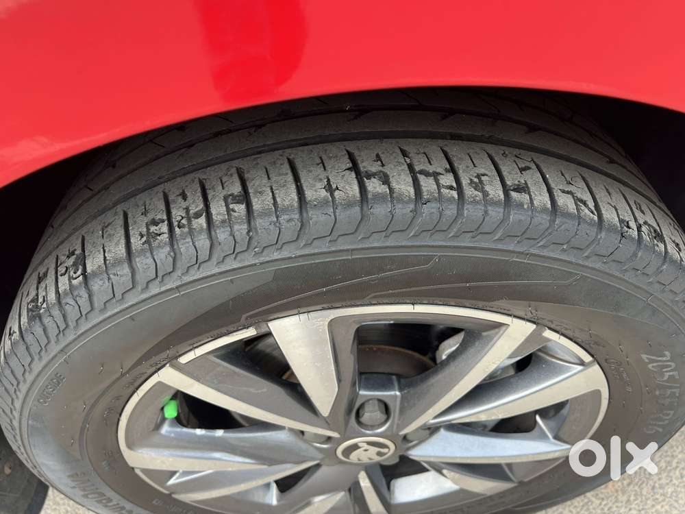 Skoda Slavia Style 1.0l Tsi At, 2022, Petrol