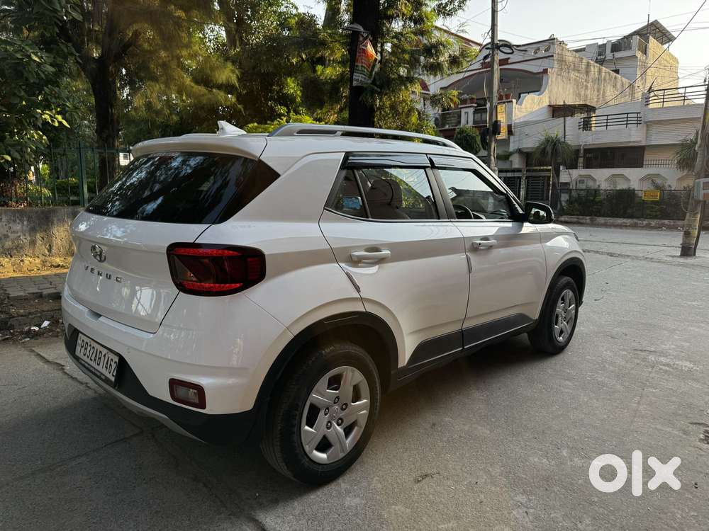 Hyundai Venue S (o) 1.2 Petrol Knight Edition, 2021, Petrol