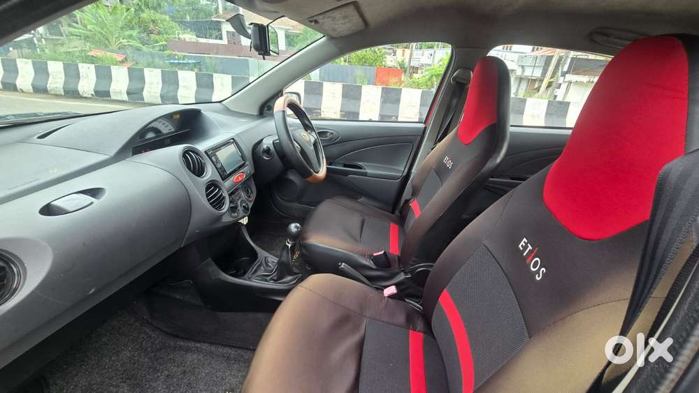 Toyota Etios Liva, 2012, Petrol
