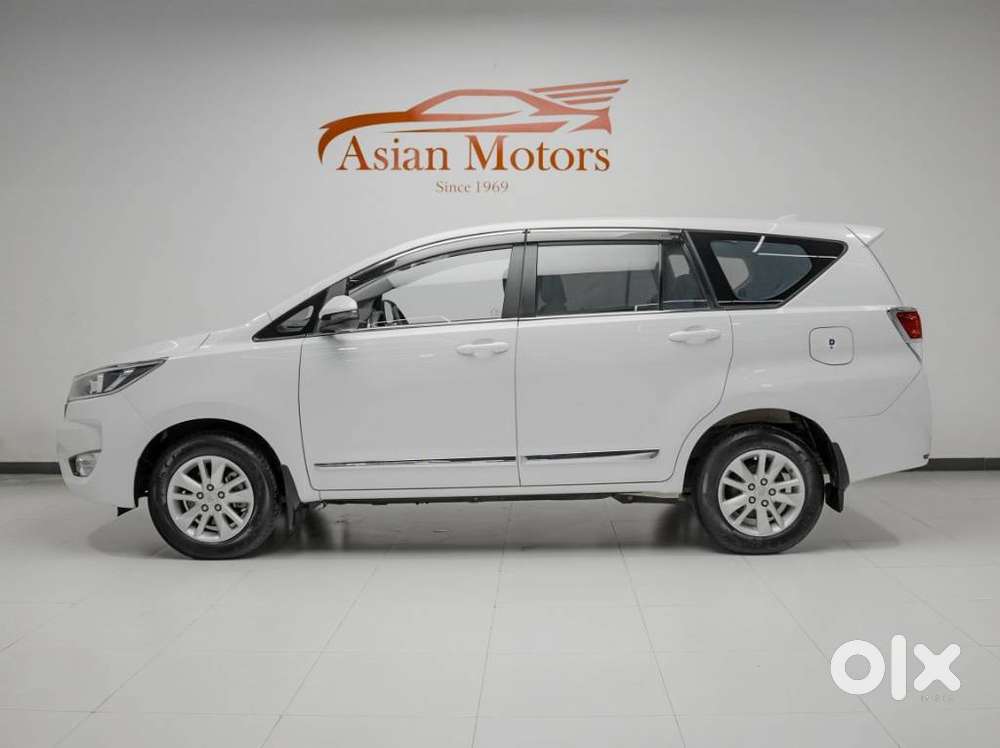 Toyota Innova Crysta 2.4 G Mt 8s, 2023, Diesel