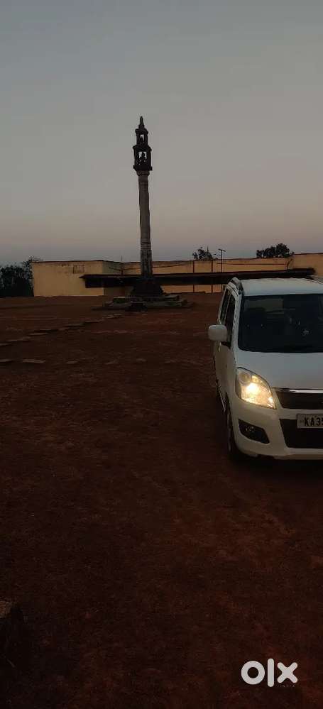 2018 Petrol Sparingly Used White Wagonr
