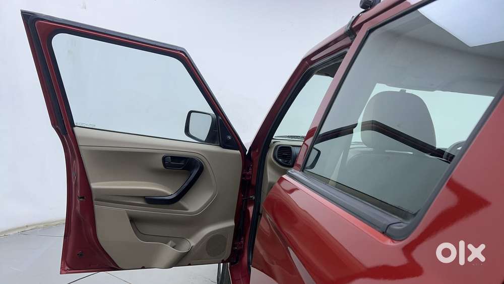 Mahindra Tuv 300 T4 Plus, 2018, Diesel