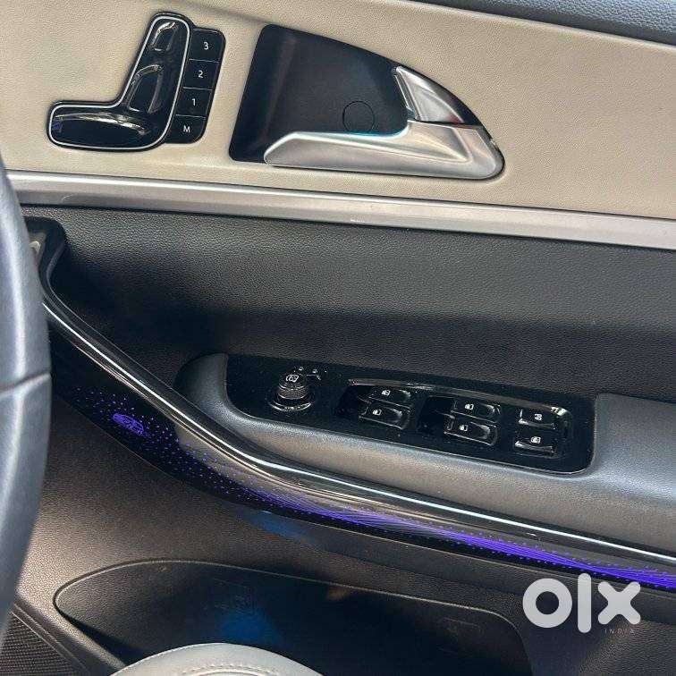 Mahindra Xuv700 2.2 Ax 7 Diesel Mt Luxury Pack Str, 2022, Diesel