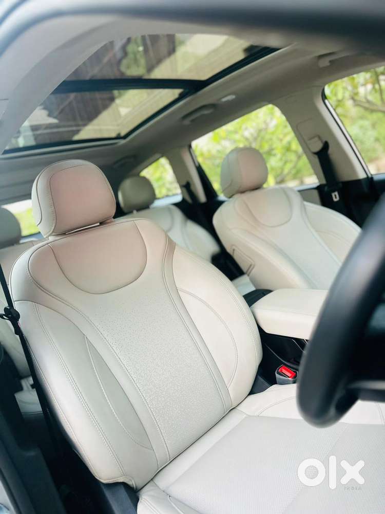 Mahindra Xuv700 2.2 Ax 7 Diesel At Str, 2024, Diesel