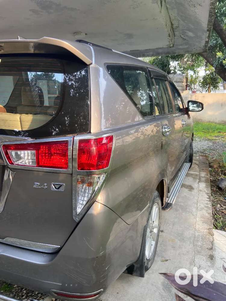 Toyota Innova Crysta 2017 Diesel 35000 Km Driven