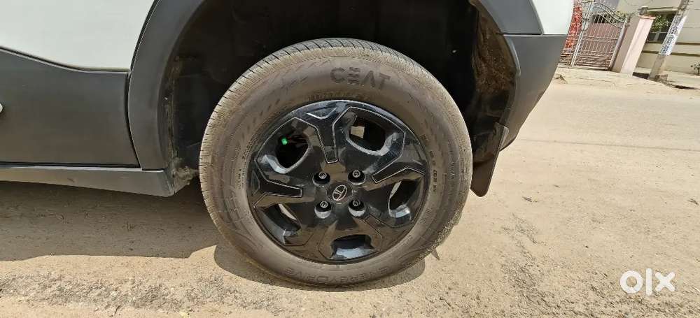 Tata Punch 2025 Petrol 5200 Km Driven