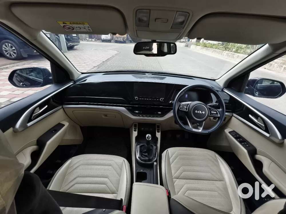 Kia Carens 1.4 Luxury 7 Str, 2022, Petrol