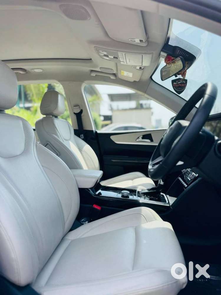 Mahindra Xuv700 Ax7 Luxury Pack Awd, 2025, Diesel