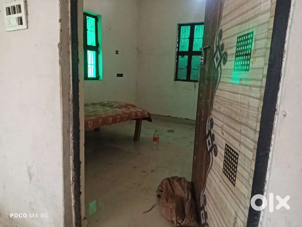 4 room available for rent with big parking area - For Rent: Houses ...