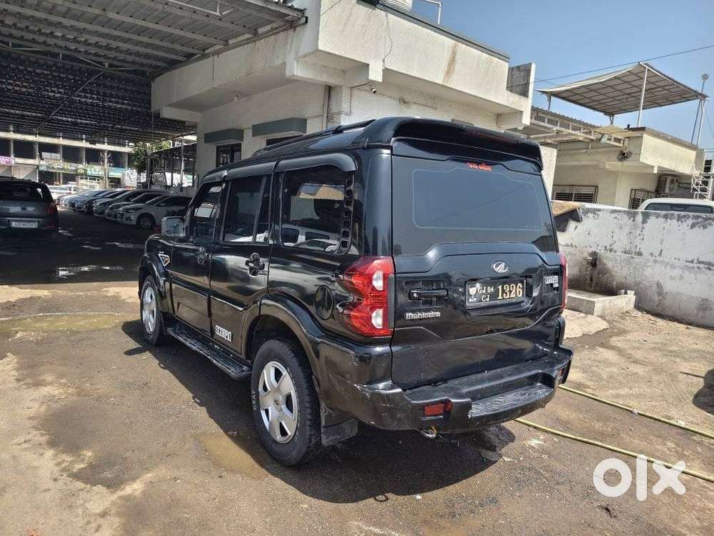 Mahindra Scorpio S4 9 Seater, 2015, Diesel