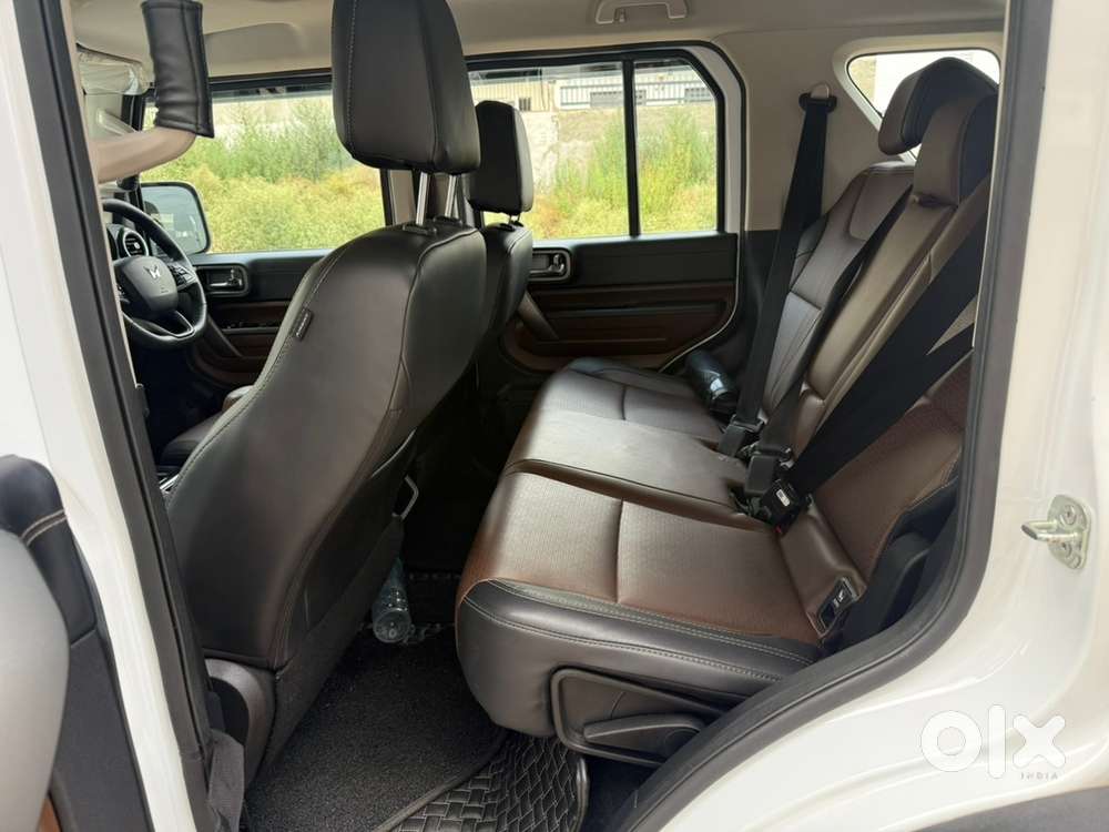 Mahindra Thar Roxx 2025 Ax7l Top End Model With Choice Number