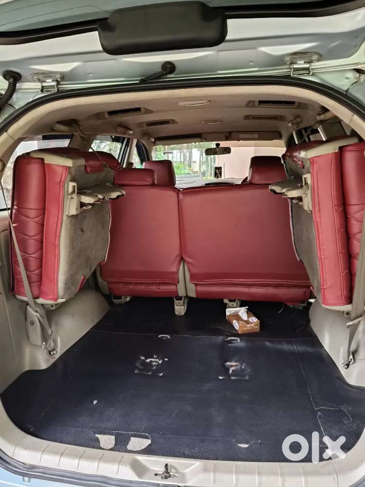 Toyota Innova Petrol 2010 Suv