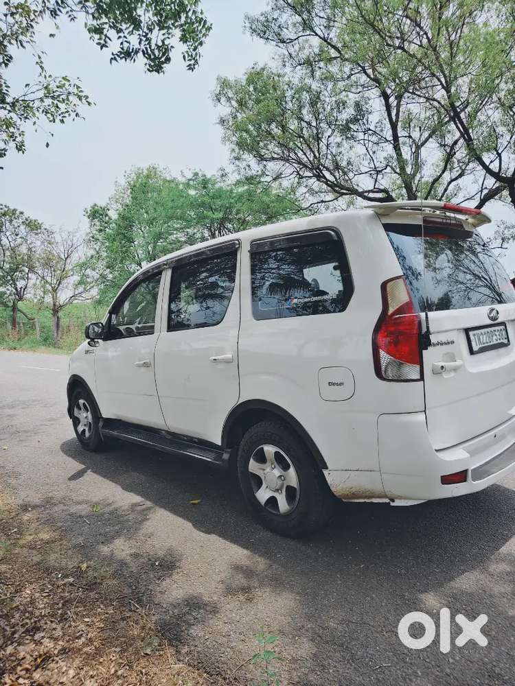 Mahindra Xylo 2011