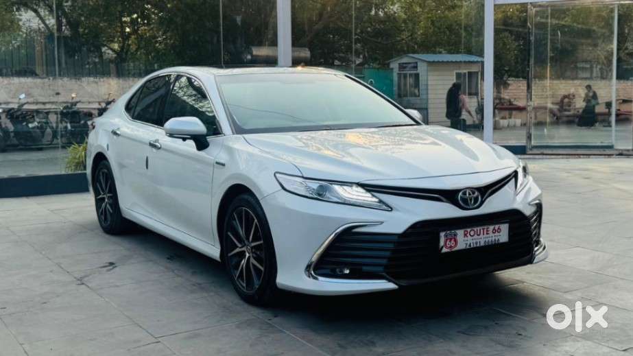 Toyota Camry Hybrid, 2023, Petrol