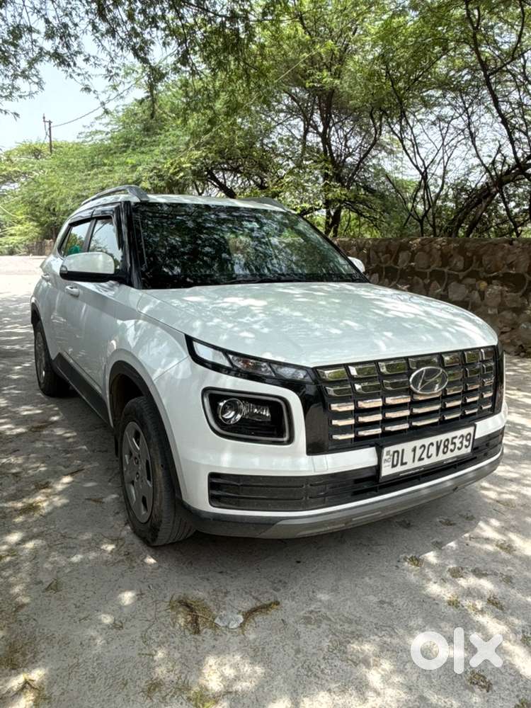Hyundai Venue Petrol Manual 2023