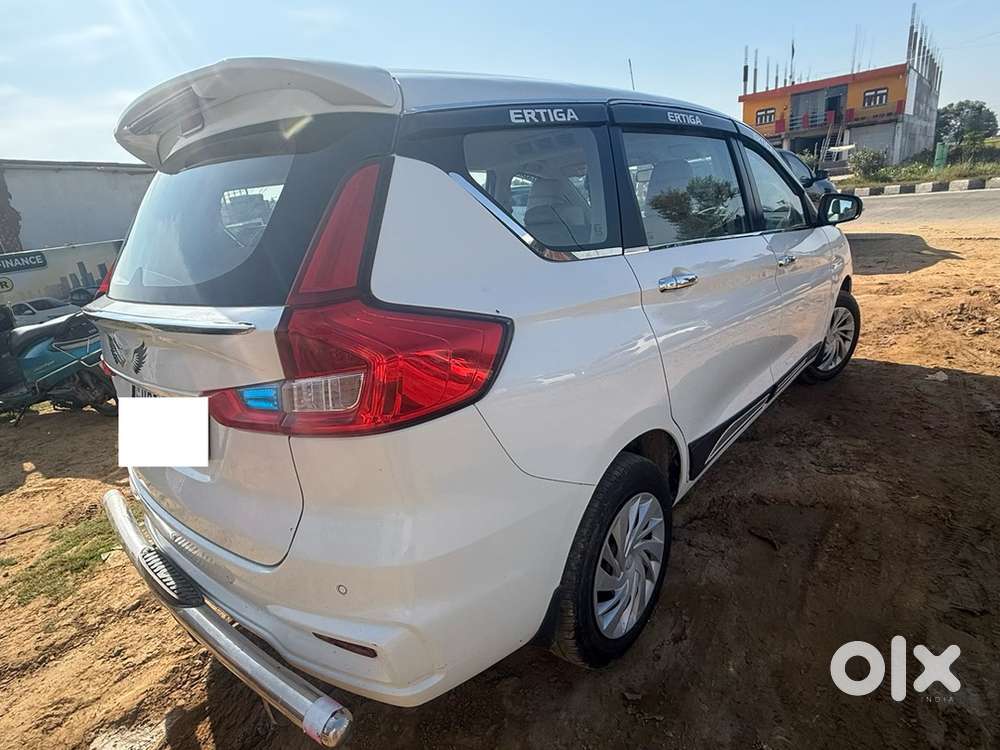 Maruti Suzuki Ertiga Vxi Cng 2025