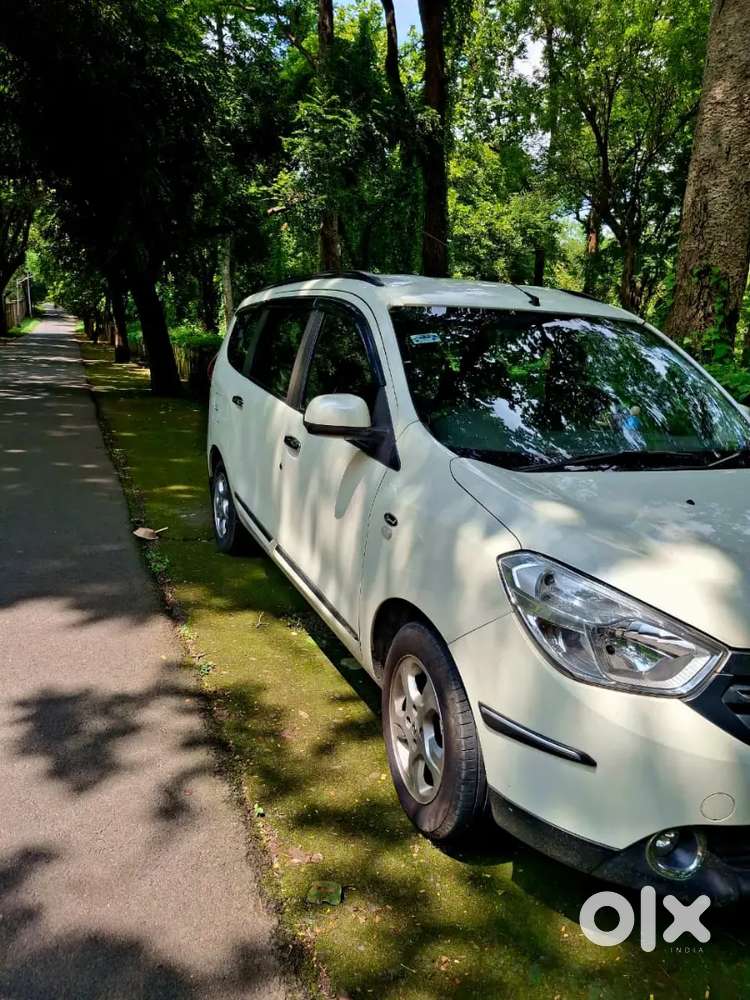 8 Seater Renault Lodgy 2015 Diesel 33000 Km Driven
