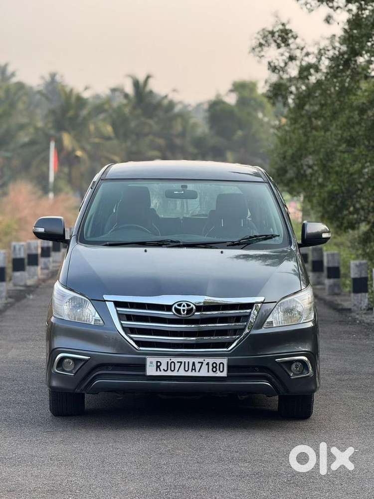 Toyota Innova 2015