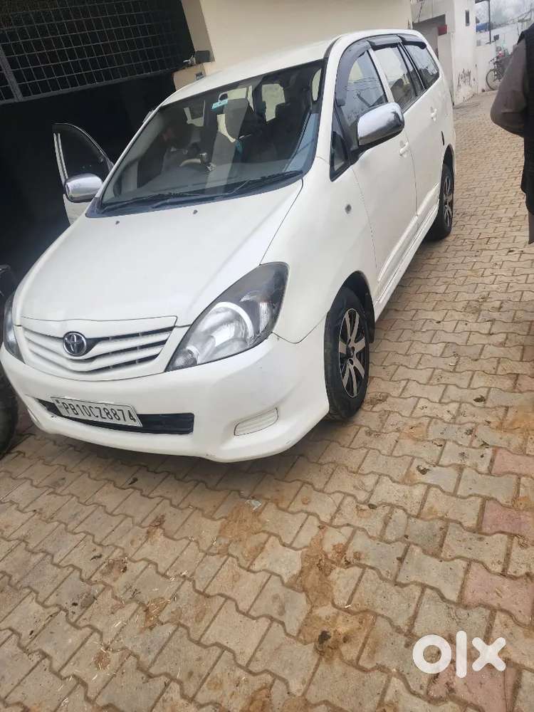 Innova White Good Condition