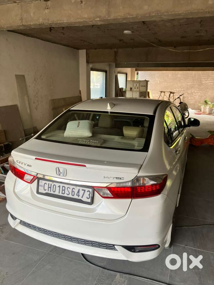 Scretch Less ,dent Less 1st Owner ,no Loan .demand 8,25,000