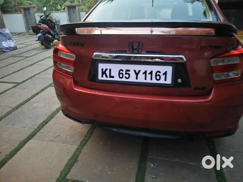Low Km Driven Cvt Honda City Company Maintained