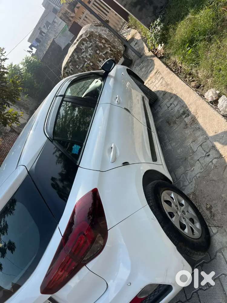 Urgent Selling, Bahar Jana H Isliye, Family Car
