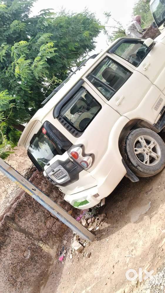 Mahindra Scorpio Vlx 2014