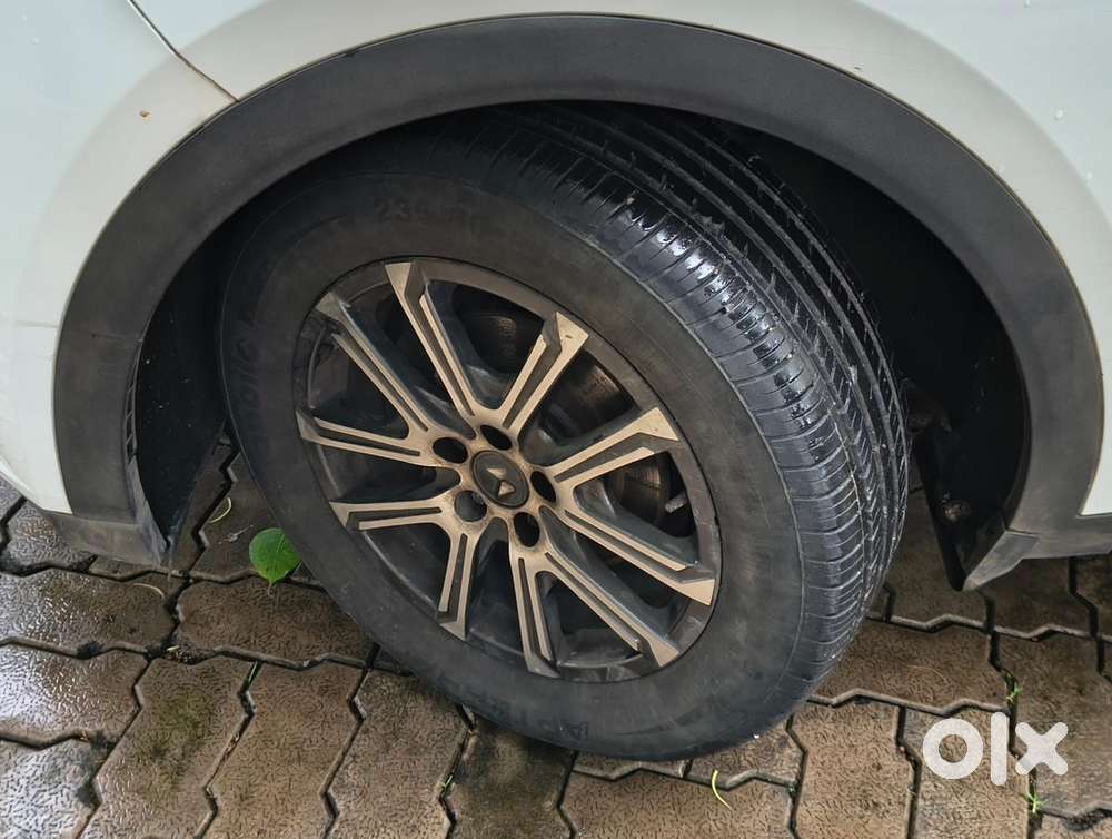 Mahindra Xuv700 Diesel 2023