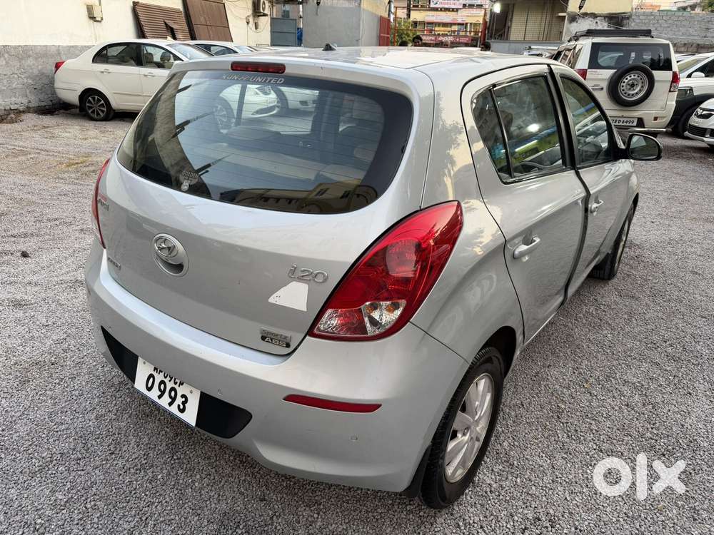 Hyundai I20 Sportz 1.4 Crdi 6 Speed Bs-iv, 2012, Diesel