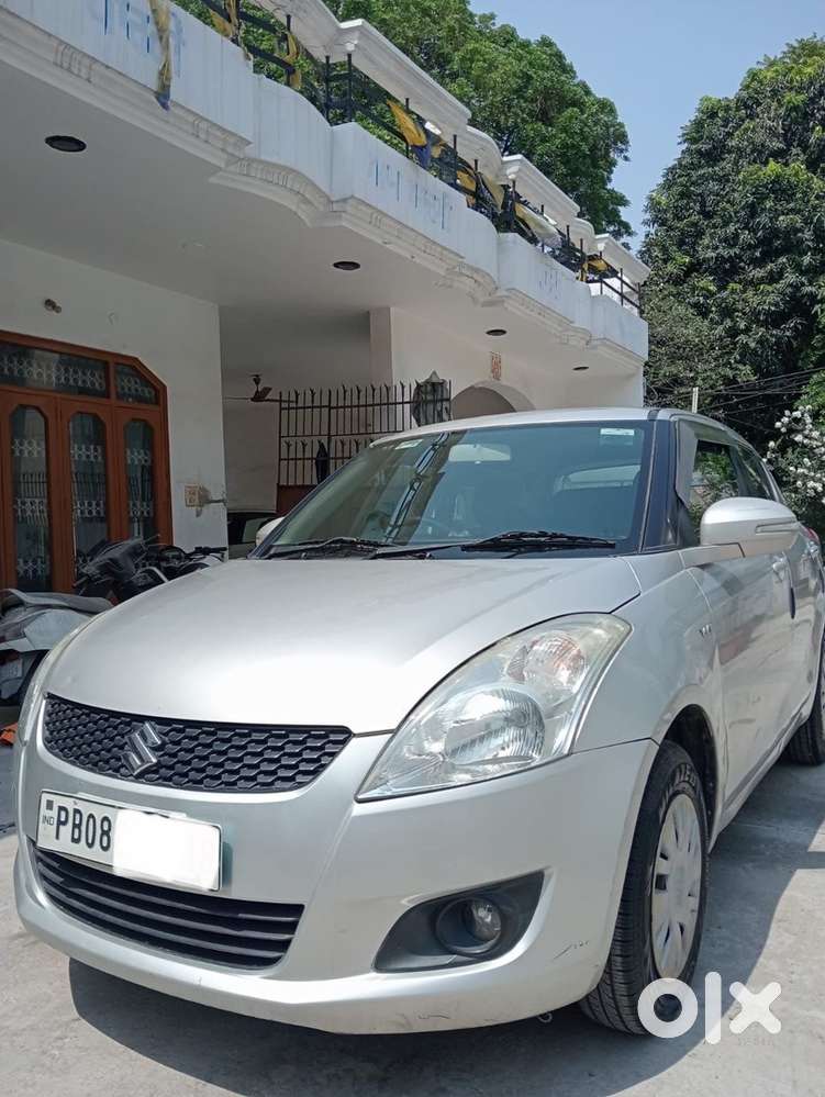 Suzuki Swift Vxi  2013  Petrol  Manual