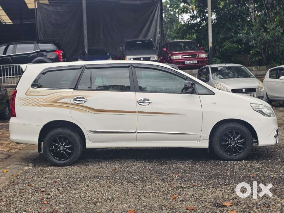 Toyota Innova 2.5 Gx 7 Str Bs-iii, 2015, Diesel