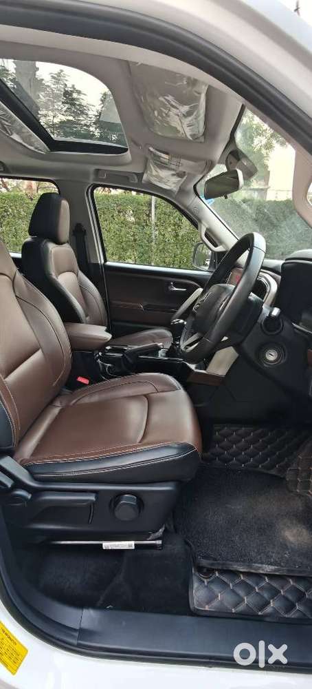 Mahindra Scorpio-n 2.0 Z8 L Petrol Mt 7 Str, 2025, Petrol
