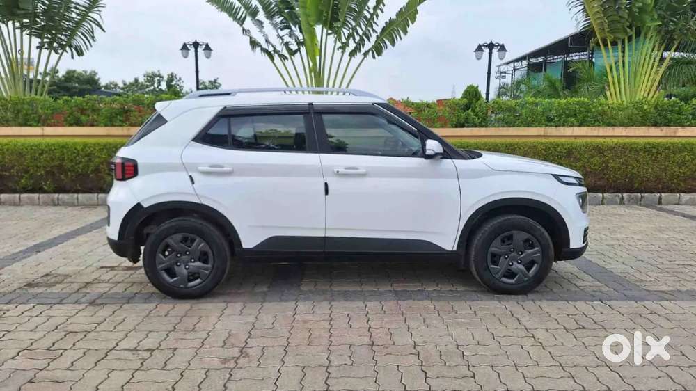Hyundai Venue 1.2 S (o), 2023, Petrol