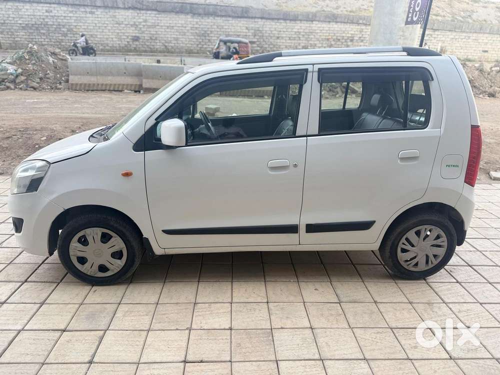 Maruti Suzuki Wagon R 1.0 Vxi Plus (o) Amt, 2016, Petrol