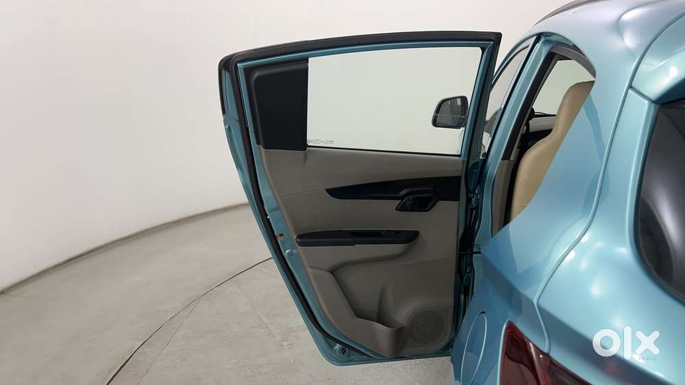 Mahindra Kuv 100 2016-2017 Mfalcon G80 K4 5str, 2016, Petrol