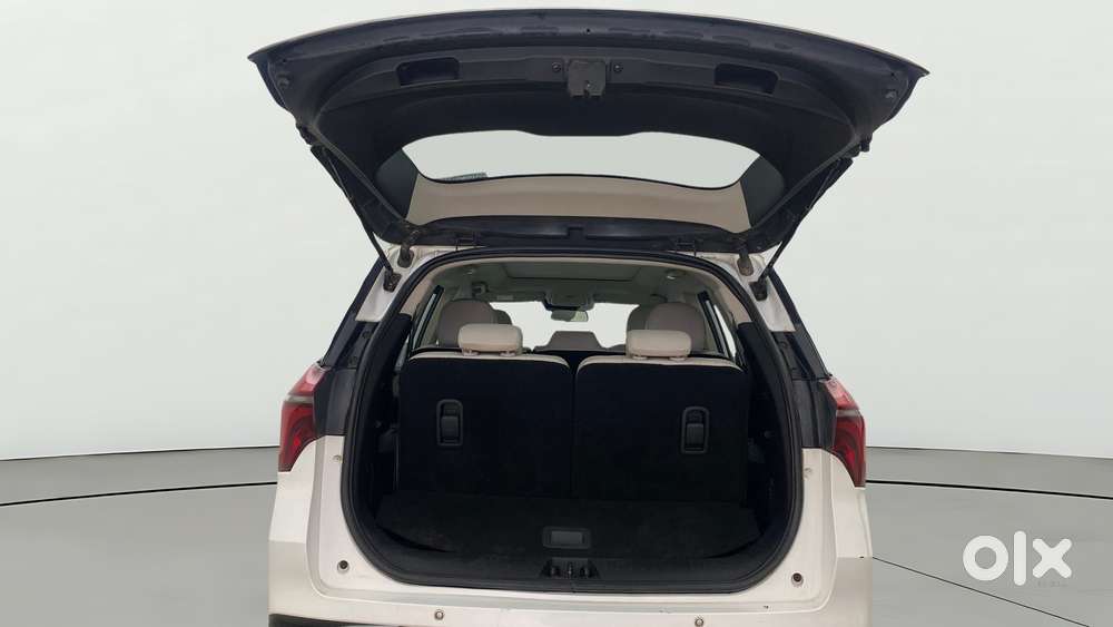 Mahindra Xuv700 2.2 Ax 7 Diesel At Luxury Pack Str Awd, 2022, Diesel